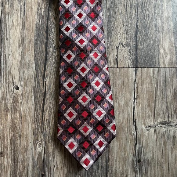 100% Silk Stain Resistant Treated Mens Neck Tie pink red grey silver geometric - Picture 1 of 2